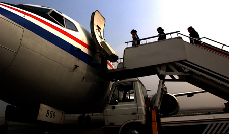 2012年春運即將啟幕 各航企加飛航班突破一萬