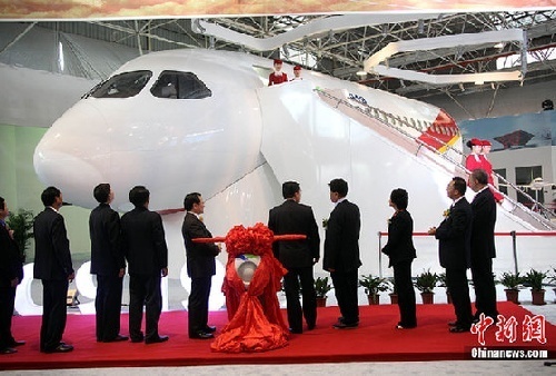 國產中短程干線飛機C919啟動訂單增至215架