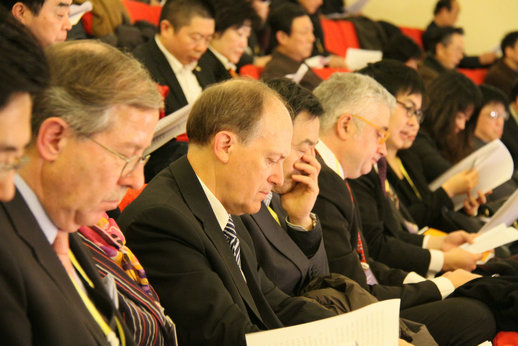 江蘇十一屆人大五次會(huì)議召開(kāi) 推英文版工作報(bào)告