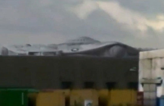 “UFO”降臨美國工業園視頻爆紅 網友質疑