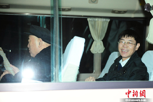 首批京外全國政協委員乘火車抵京