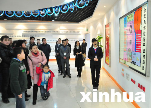 金龍魚武漢工廠舉辦媒體開放日活動