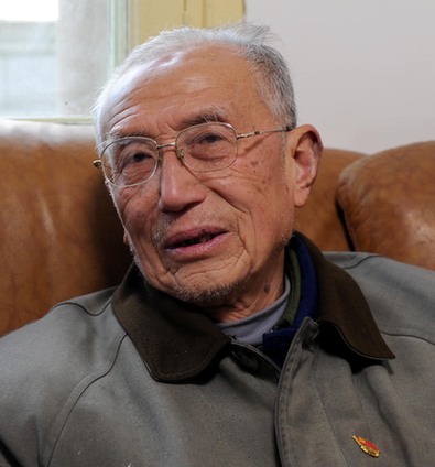 八旬老兵二十年如一日資助貧困學生