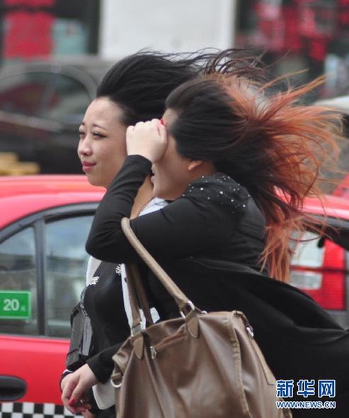 “雨雪風沙齊至”：最近天氣有點亂 出門請注意