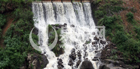 安溪南安遭遇百年不遇冰雹暴雨侵襲(圖)