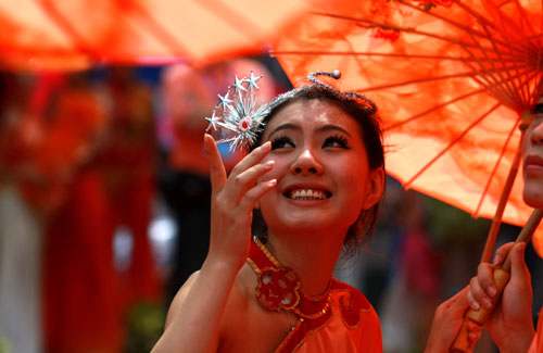 汕頭首屆海上龍舟賽因大風改為友誼賽