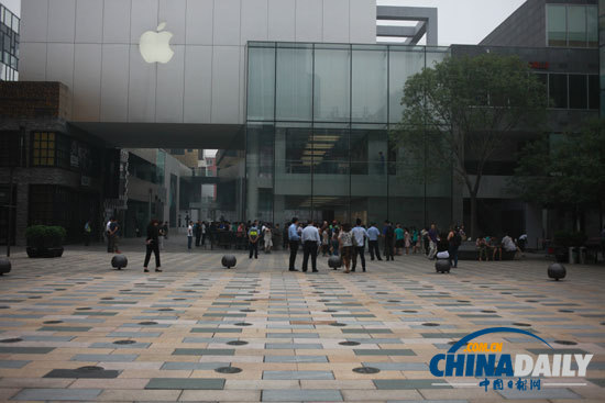 蘋(píng)果新iPad行貨內(nèi)地上市 “瘋狂排隊(duì)”場(chǎng)景不再