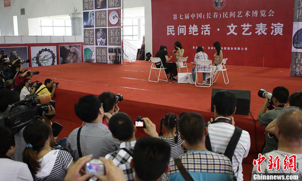 民間藝術(shù)博覽會(huì)在長(zhǎng)春開(kāi)幕 引大量市民參觀