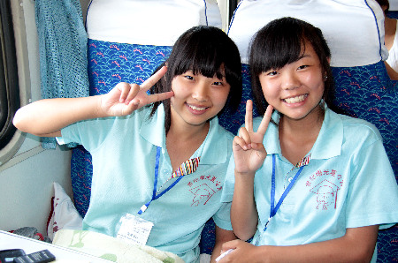 列車上的“少兒夏令營(yíng)”（組照）