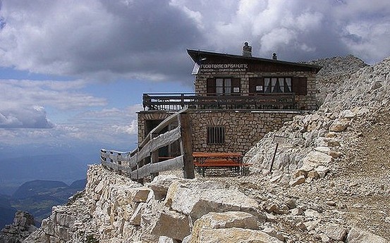 組圖:世界上十大最遙遠賓館 潛水才能到達