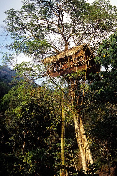 組圖:世界上十大最遙遠(yuǎn)賓館 潛水才能到達(dá)