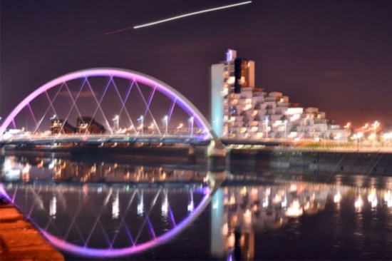 英國夜空驚現橙色“流星雨” 疑為太空垃圾
