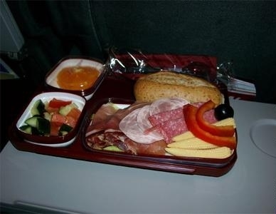 飛機(jī)餐也美味 實拍各國航空公司美味飛機(jī)餐