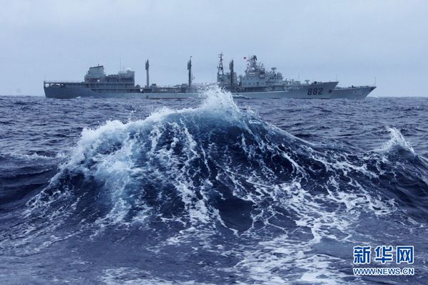 中國戰艦疑遭不明潛艇偵查 反潛直升機緊急起飛