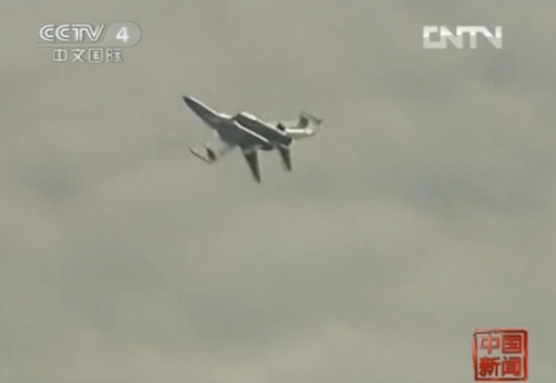 實(shí)拍：中國(guó)空軍殲11戰(zhàn)機(jī)對(duì)抗空戰(zhàn)(組圖)
