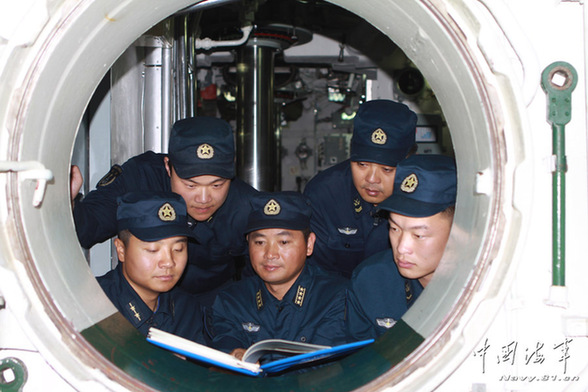 中國海軍新型潛艇內(nèi)部照曝光