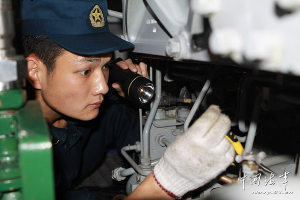 中國海軍新型潛艇內部照曝光