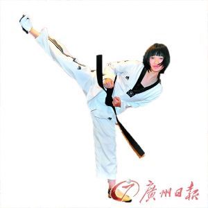 保時捷少女救人被疑炒作 清純生活照曝光(組圖)