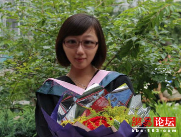 蛇精引發(fā)PS熱潮 全民惡搞掀高潮