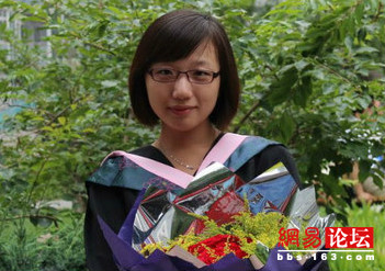 蛇精引發(fā)PS熱潮 全民惡搞掀高潮