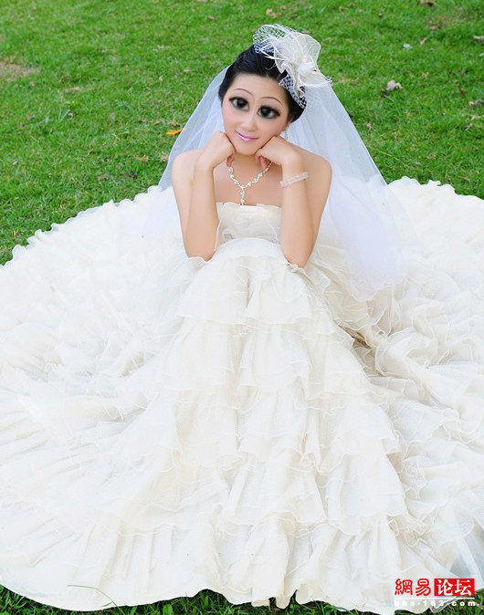 蛇精引發(fā)PS熱潮 全民惡搞掀高潮