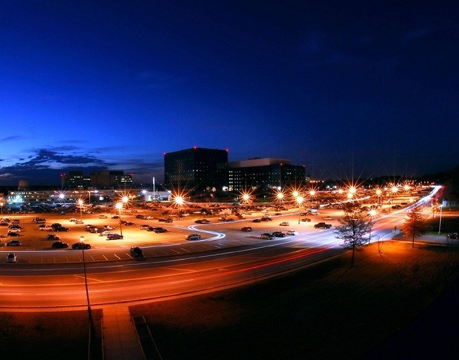 間諜基地：世界九大情報(bào)機(jī)構(gòu)的秘密總部