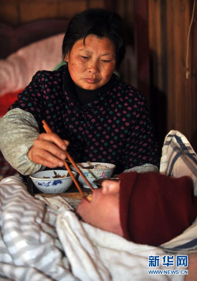 浙江“慈愛雙親”自制呼吸機為兒續命