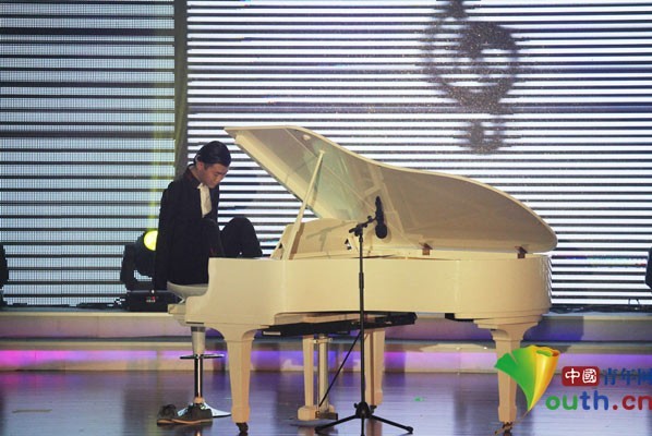 勵志青春 美麗中國 首屆中國青少年網絡春晚成功舉行