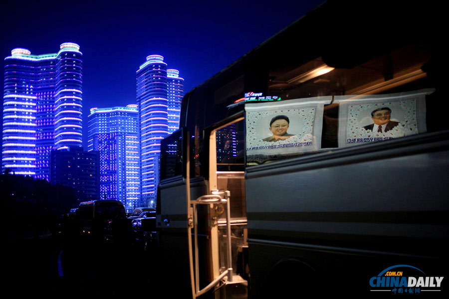 中國日報記者王敬《朝鮮慶祝金日成誕辰100周年》獲華賽大獎