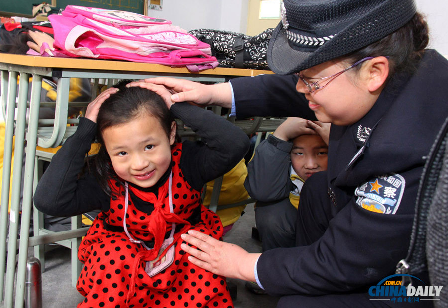 全國各地中小學開展“安全教育日”活動