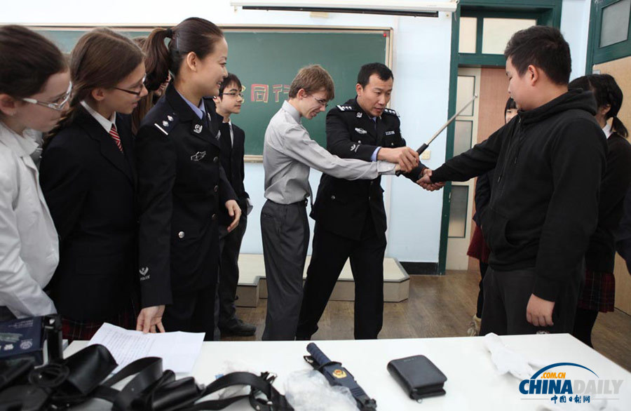 全國各地中小學開展“安全教育日”活動