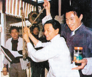 揭張國(guó)榮拍霸王別姬幕后事 為受辱女替身打抱不平