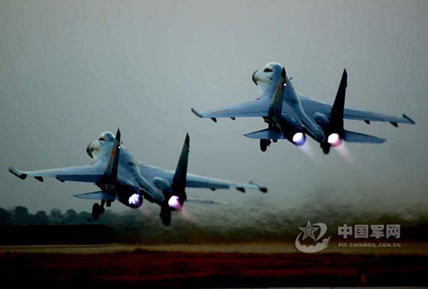 高清組圖：中國(guó)空軍蘇-27UBK型戰(zhàn)斗教練機(jī)