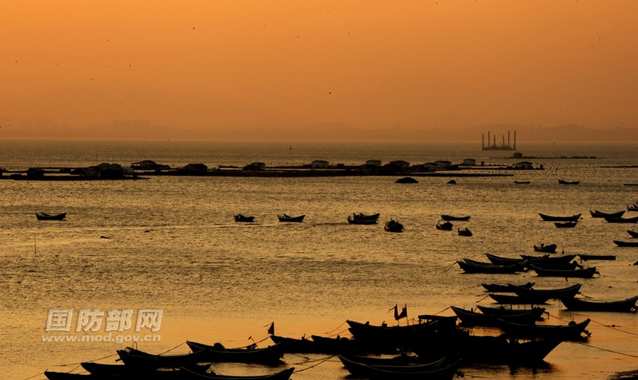 國防部公布遼寧艦停靠軍港新圖 解密建港部隊