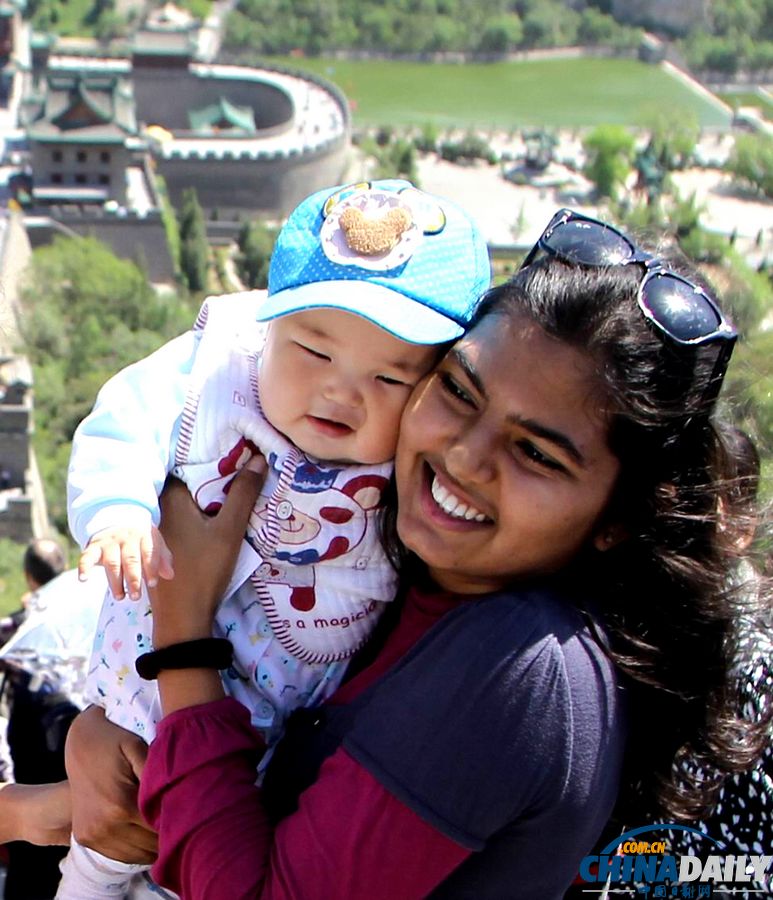 印度百人青年代表團(tuán)游覽長(zhǎng)城、故宮