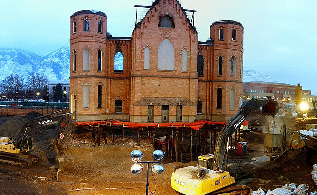 美被毀教堂“懸空”重建后變奇觀(組圖)