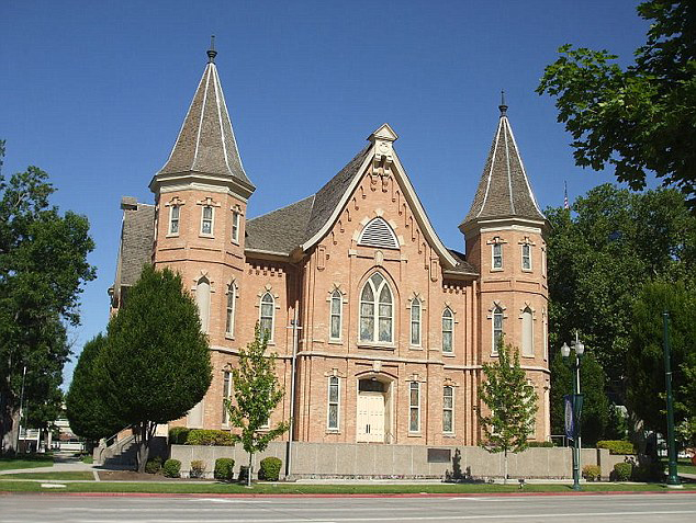 美被毀教堂“懸空”重建后變奇觀(組圖)