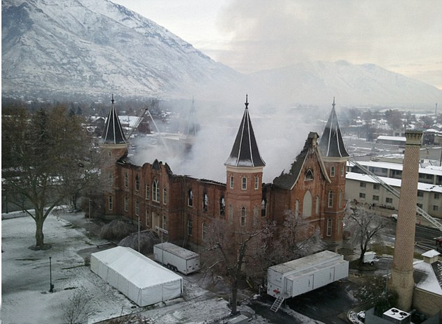 美被毀教堂“懸空”重建后變奇觀(組圖)