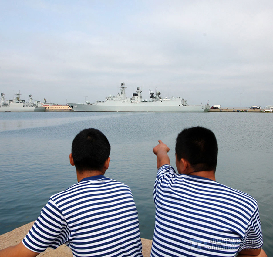 中國(guó)派出7艘艦艇赴俄參加中俄“海上聯(lián)合—2013”軍事演習(xí)