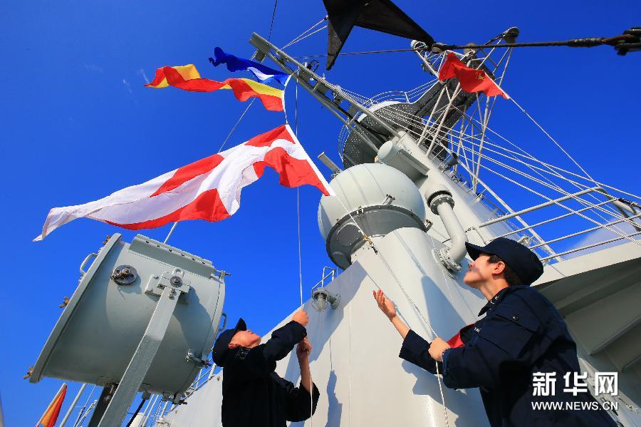 氣勢逼人！中國海軍艦艇編隊在日本海練編隊運動