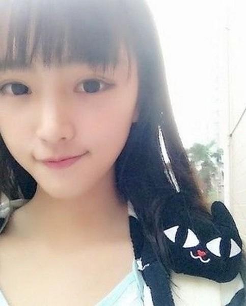 “武大女神”被指完爆人大版女神