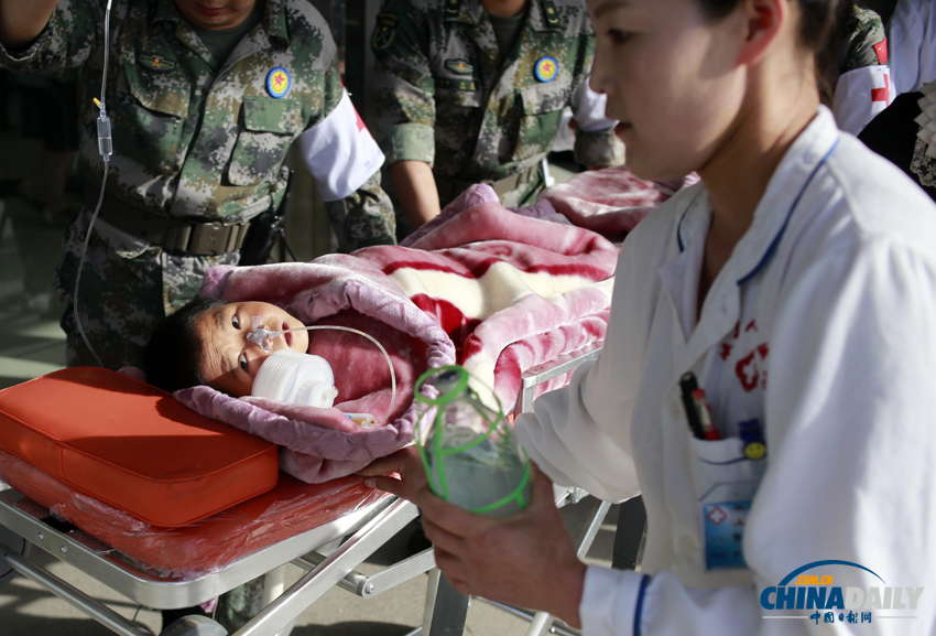 甘肅岷縣：直升機轉移傷員