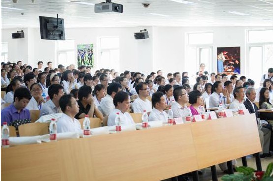 第四屆“相約論語一百”夏令營在北京人文大學開營