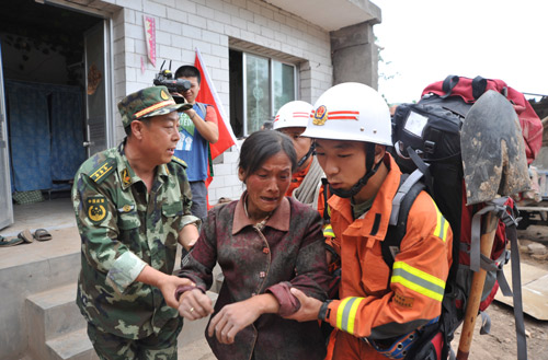 爭(zhēng)分奪秒、搶救生命：甘肅消防總隊(duì)發(fā)出抗震救災(zāi)總攻動(dòng)員令