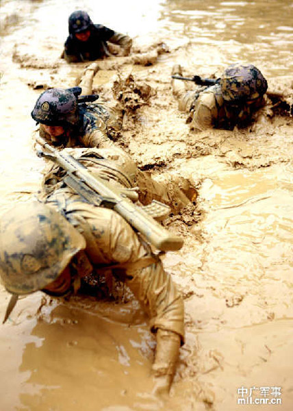 我軍特種兵極限獵人訓練曝光 教官態度很粗暴