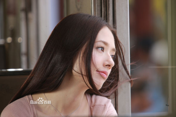 當紅混血女星美貌氣質大PK