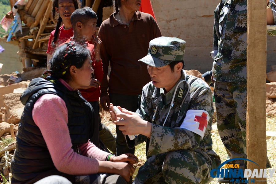 西藏昌都“8·12”震后災民學逃生知識