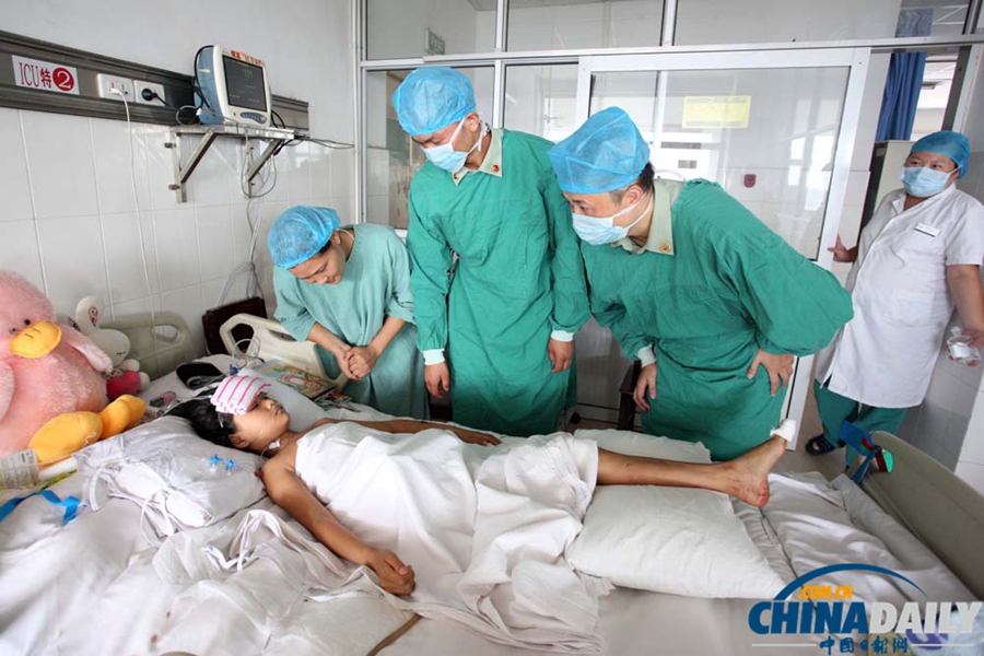 河南安陽：堅強女孩遭車碾高位截癱 手術后第一句話稱謝謝