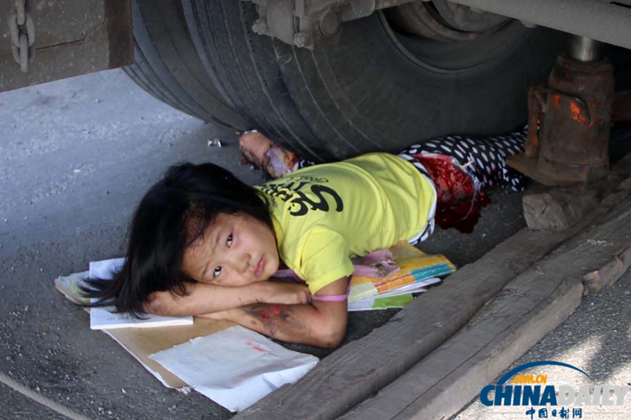 河南安陽：堅強女孩遭車碾高位截癱 手術后第一句話稱謝謝