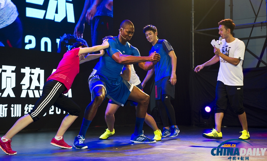 高清：“魔獸”霍華德亮相北京